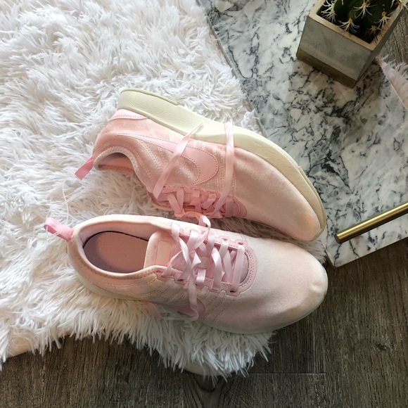 nike dualtone racer pink